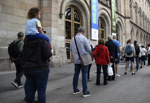 Elecciones Cataluña, en directo: datos de participación, votaciones y última hora de los comicios catalanes hoy
