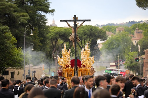 Procesión en Roma con el Cachorro y la Esperanza de Málaga, en directo: última hora del recorrido