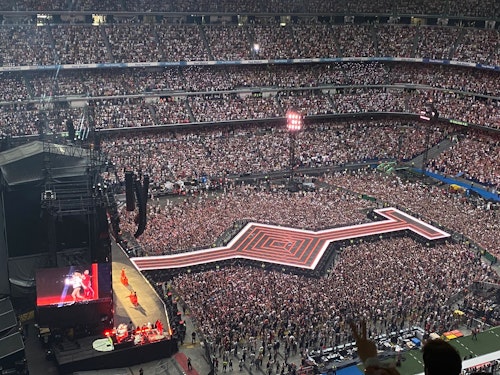 Concierto de Taylor Swift en Madrid: minuto a minuto de los mejores momentos de su actuación en el Bernabéu hoy