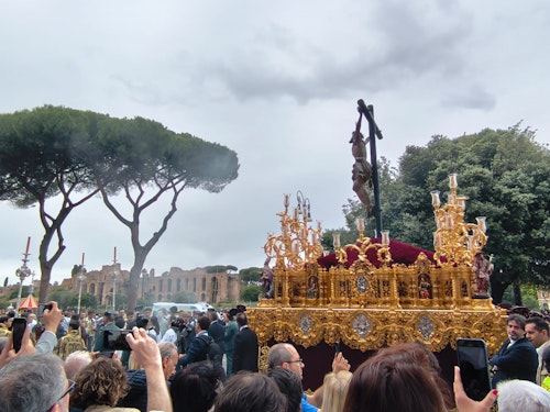 Procesión en Roma con el Cachorro y la Esperanza de Málaga, en directo: última hora del recorrido