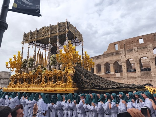 Procesión en Roma con el Cachorro y la Esperanza de Málaga, en directo: última hora del recorrido