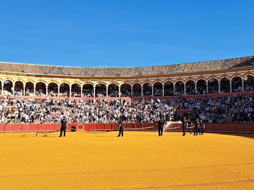 Toros en Sevilla, en directo: sigue la corrida del Domingo de Resurrección con Morante, Roca Rey y David de Miranda