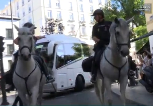 Celebración del Real Madrid como campeón de la Champions League, en directo: recorrido del autobús, llegada a Cibeles y última hora hoy
