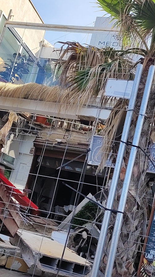 Derrumbe de un local en la playa de Mallorca, en directo: número de muertos, heridos y última hora hoy