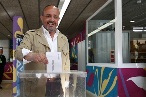 Elecciones Cataluña, en directo: datos de participación, votaciones y última hora de los comicios catalanes hoy