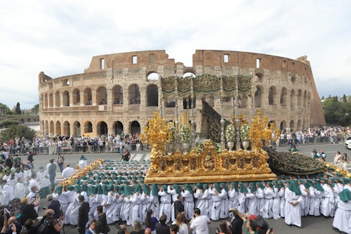Procesión en Roma con el Cachorro y la Esperanza de Málaga, en directo: última hora del recorrido