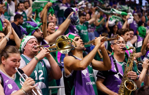 El Unicaja se jugará en Murcia la única vida que le queda (83-101)