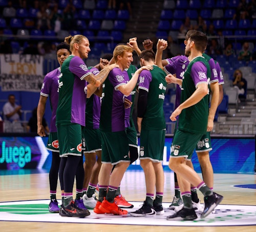 El Unicaja se jugará en Murcia la única vida que le queda (83-101)