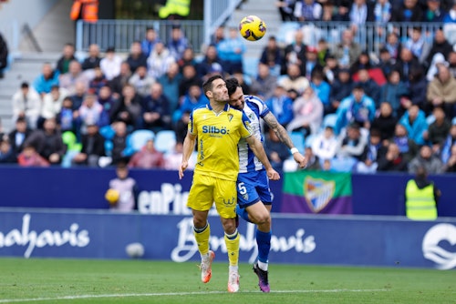 Aciago derbi andaluz para el Málaga, que cae por dos goles frente al Cádiz (0-2)