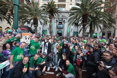 Así fue la celebración del Unicaja por las calles de Málaga