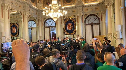 Así fue la celebración del Unicaja por las calles de Málaga