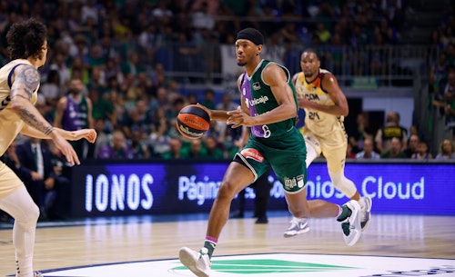 El Unicaja se jugará en Murcia la única vida que le queda (83-101)
