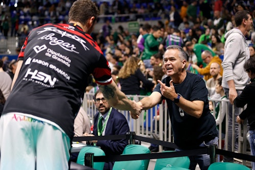 El Unicaja remonta y se impone al Covirán Granada (95-78)