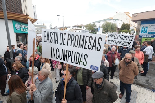 Así fue la marcha: la comarca de Ronda se echa a la calle de forma multitudinaria para exigir mejores comunicaciones