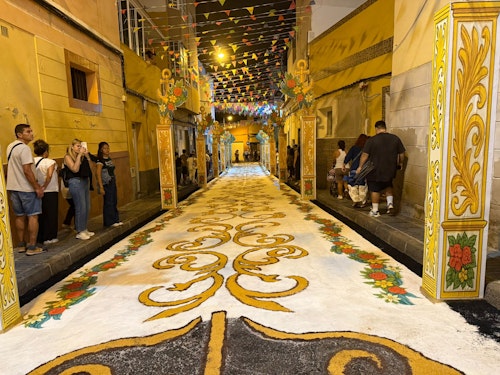 Procesión de la Virgen del Carmen, en directo: una multitud entre incienso, vivas y lágrimas