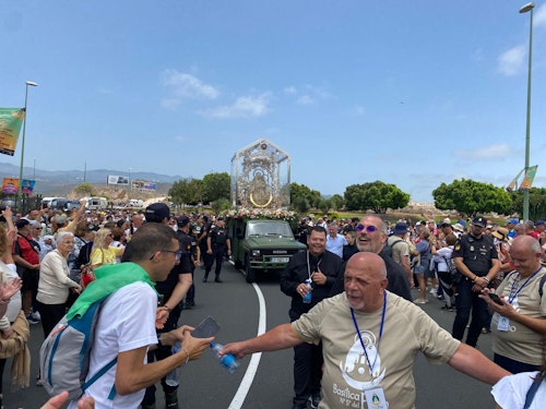 La Bajada de la Virgen del Pino: concluye el recorrido, la patrona ya está dentro de la catedral