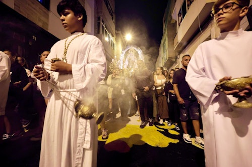 Procesión de la Virgen del Carmen, en directo: una multitud entre incienso, vivas y lágrimas
