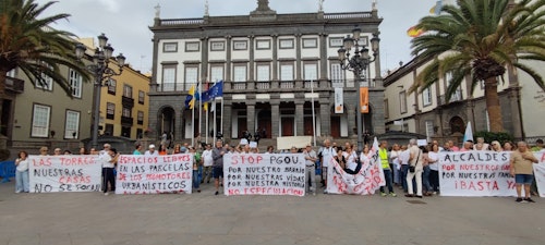 Protesta de los vecinos de Las Torres: la explicación de Darias de que la ordenación no está cerrada no les tranquiliza