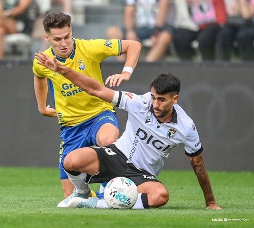 Las Palmas rasca un punto de El Plantío