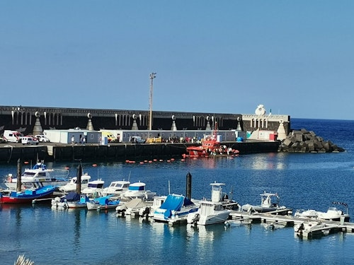 Vuelco mortal de un cayuco en El Hierro: llevaba más de diez días de travesía y al menos 20 niños a bordo