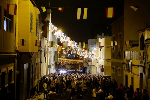 Procesión de la Virgen del Carmen, en directo: una multitud entre incienso, vivas y lágrimas
