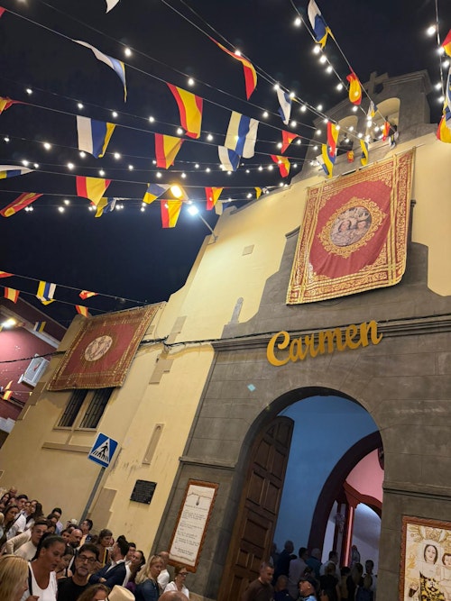 Procesión de la Virgen del Carmen, en directo: una multitud entre incienso, vivas y lágrimas