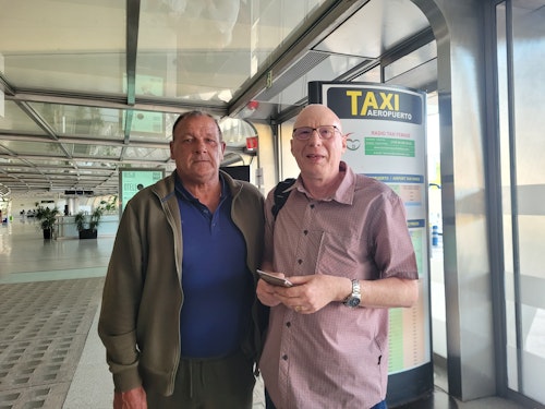 Las aficiones del Tottenham y United protagonizan una jornada festiva en Bilbao con incidentes puntuales