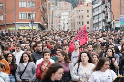1.500 jóvenes recorren Bilbao en protesta por el desalojo del gaztetxe de Rekalde
