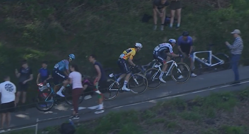 Alex Aranburu es descalificado y se queda sin triunfo de etapa en la Itzulia