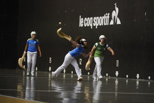 España supera con claridad a Euskadi antes de medirse en la final