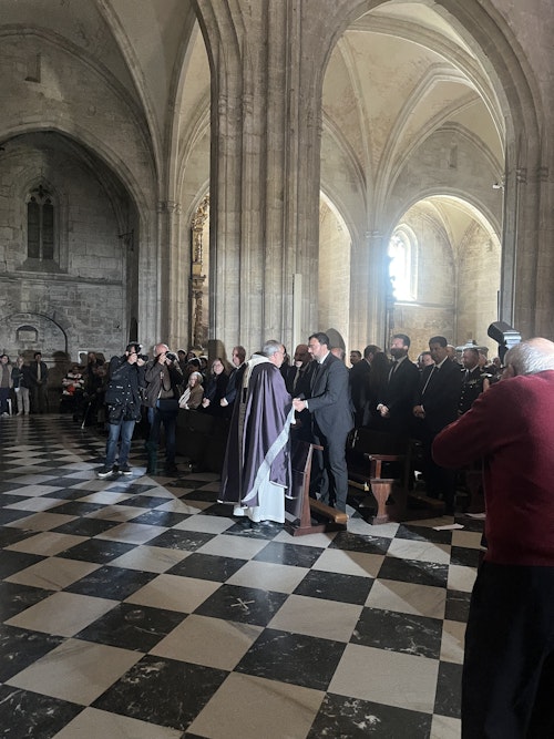 En directo: el arzobispo preside en la Catedral de Oviedo la ceremonia de despedida al Papa Francisco