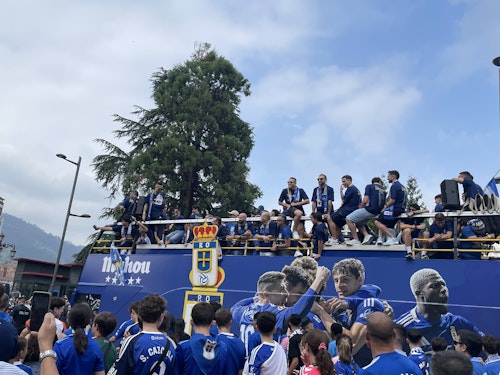Así ha sido la gran fiesta por el ascenso del Real Oviedo a Primera División