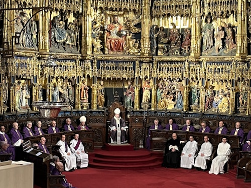 En directo: el arzobispo preside en la Catedral de Oviedo la ceremonia de despedida al Papa Francisco