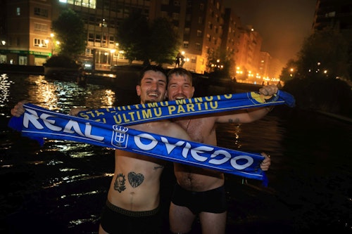 El Oviedo es de Primera: así te hemos contado una jornada histórica