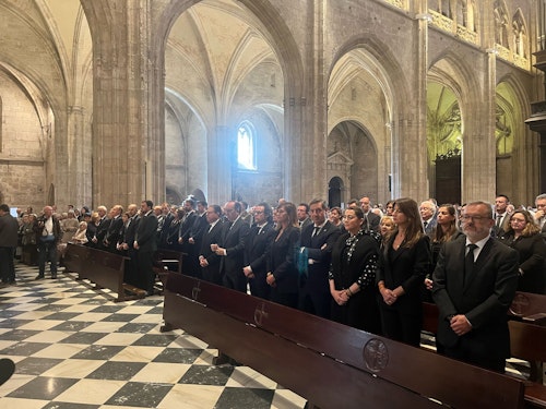 En directo: el arzobispo preside en la Catedral de Oviedo la ceremonia de despedida al Papa Francisco