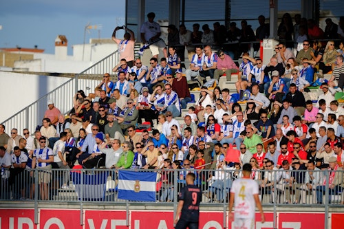 Álvaro Fernández silencia Lebrija y mantiene al Real Avilés en ventaja