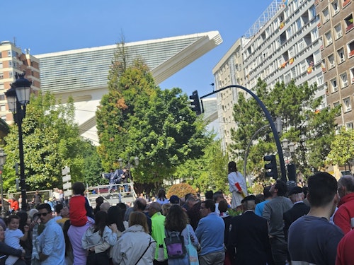 Directo: Gran desfile militar en Oviedo por el Día de las Fuerzas Armadas