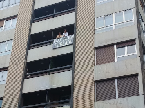 Así ha sido la multitudinaria protesta por la educación: «Mañana habrá huelga»