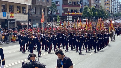 Directo: Gran desfile militar en Oviedo por el Día de las Fuerzas Armadas