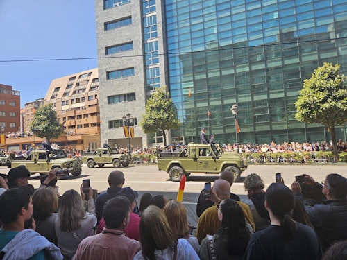 Directo: Gran desfile militar en Oviedo por el Día de las Fuerzas Armadas
