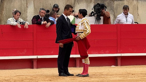 En directo, Nimes: Marco Pérez conquista el anfiteatro en su alternativa