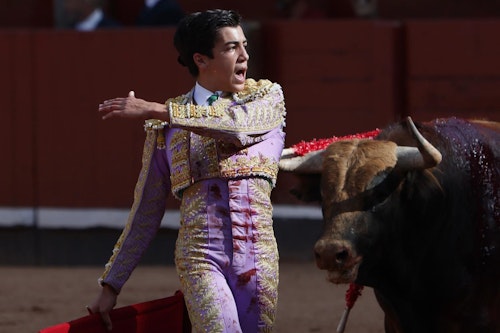 Jornada histórica en La Glorieta: Morante firma la faena de su vida, a hombros con Marco Pérez