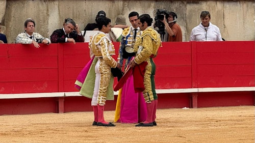En directo, Nimes: Marco Pérez conquista el anfiteatro en su alternativa