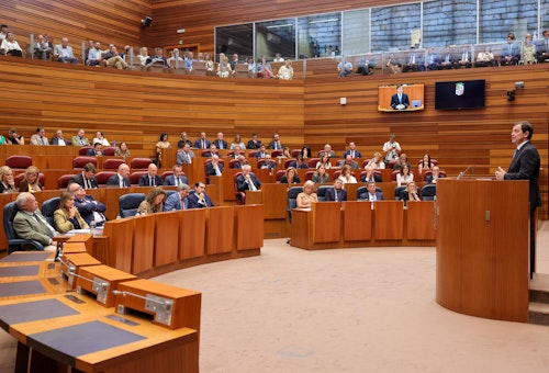 Mañueco, en las Cortes de Castilla y León: «No somos un ente en medio de la nada, somos España y es España la que está ardiendo»