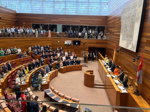 Mañueco, en las Cortes de Castilla y León: «No somos un ente en medio de la nada, somos España y es España la que está ardiendo»