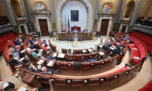 El pleno del Ayuntamiento de Valencia aprueba la subida de la tasa de basuras y la congelación del IBI