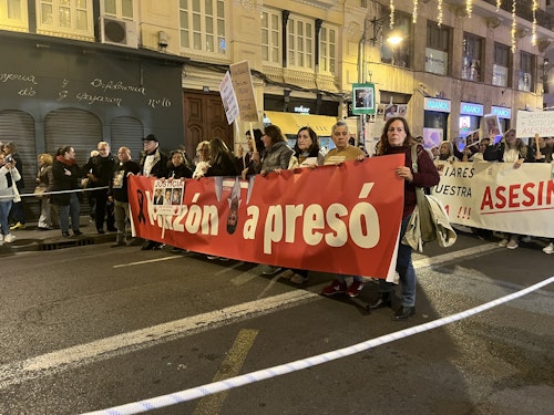 Las víctimas exigen que Mazón entregue el acta de diputado