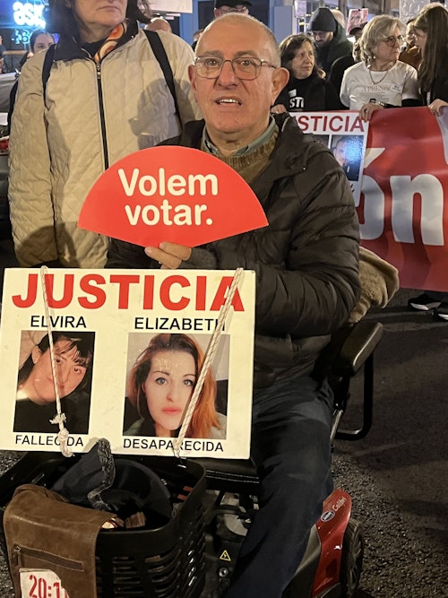 Las víctimas exigen que Mazón entregue el acta de diputado