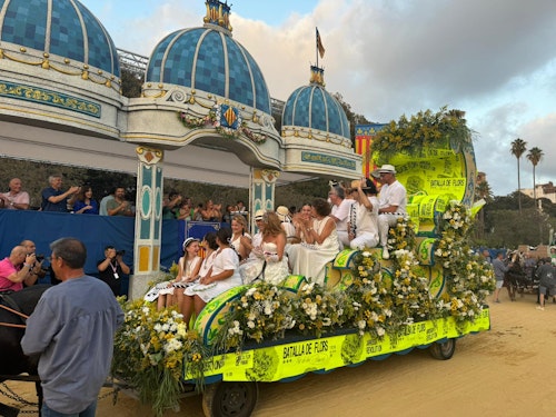 DIRECTO | La Batalla de Flores pone el broche de oro a la Feria de Julio de Valencia