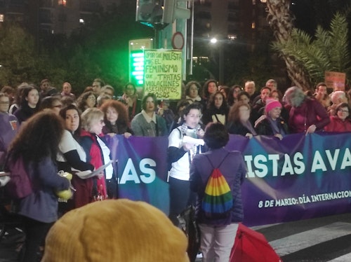 La lluvia no frena la reivindicación feminista en Murcia: «La lucha es diaria»
